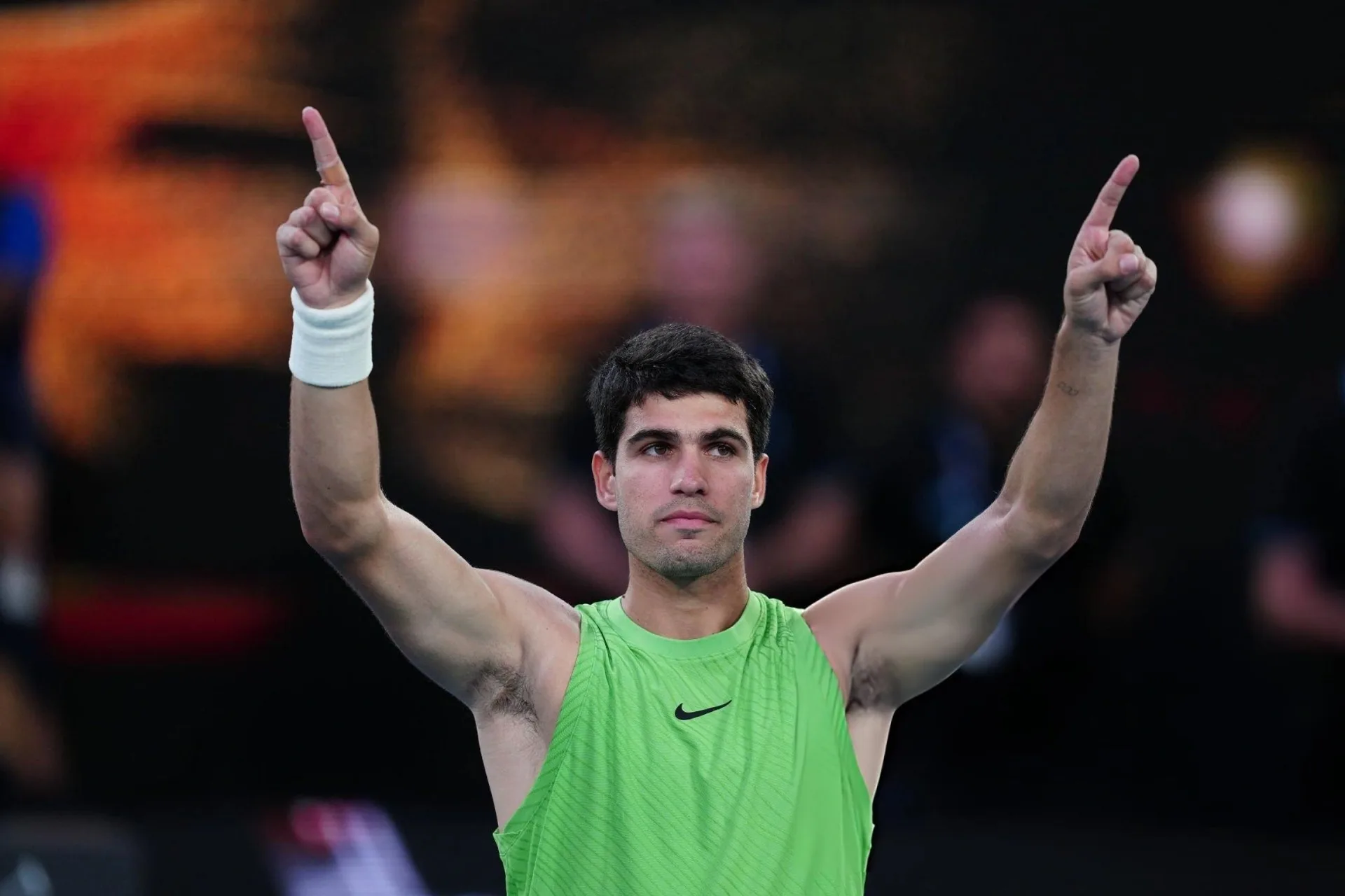 Alcaraz ngược dòng nghẹt thở, lần đầu vào chung kết Australian Open