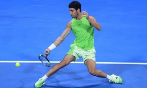 Alcaraz cứu set-point, thắng trận thứ 150 trên sân cứng