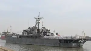 Ấn Độ cho tàu hải quân Iran lánh nạn