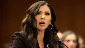 Tổng thống Trump thay Bộ trưởng An ninh Nội địa Mỹ